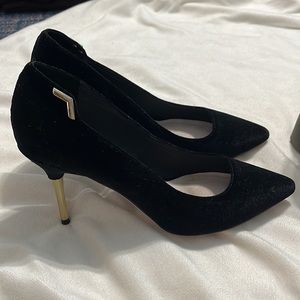 Malyann black and gold suede heels